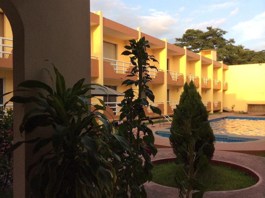 Hotel La Media Luna Inn Huejutla de Reyes ภายนอก รูปภาพ
