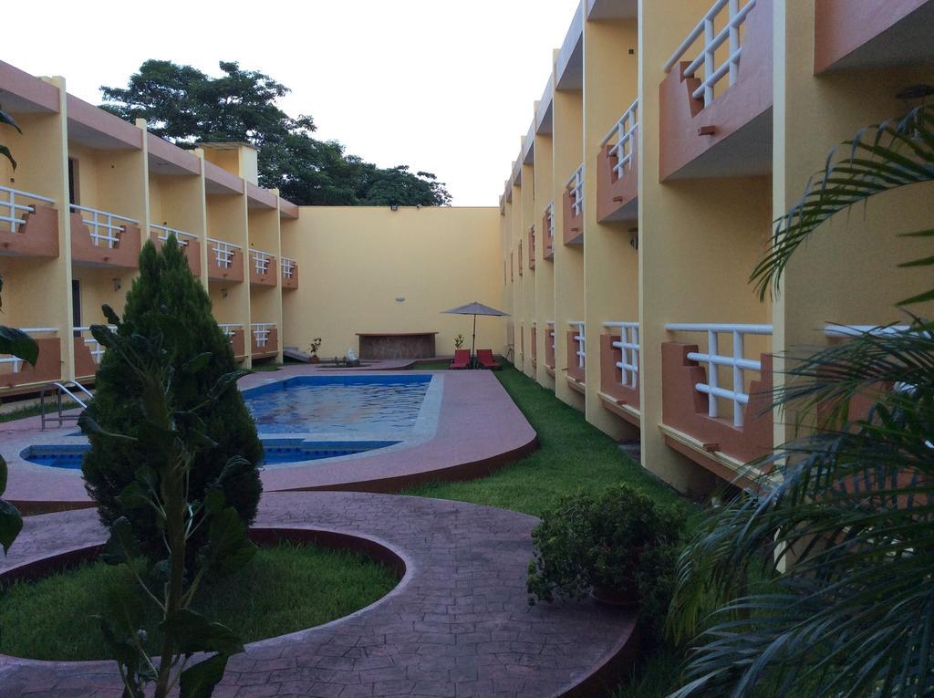 Hotel La Media Luna Inn Huejutla de Reyes ภายนอก รูปภาพ
